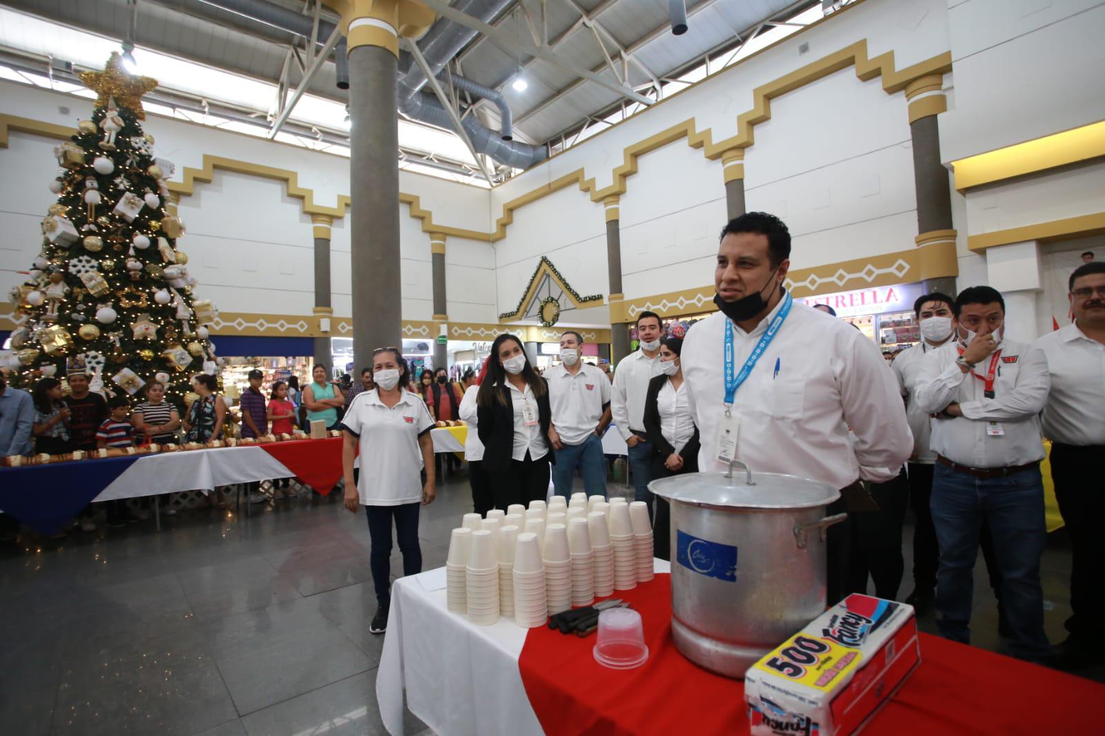 $!Edwin Wilberth Estrada Ramírez, gerente general de Plaza Ley El Mar, expresó una palabras a los presentes.