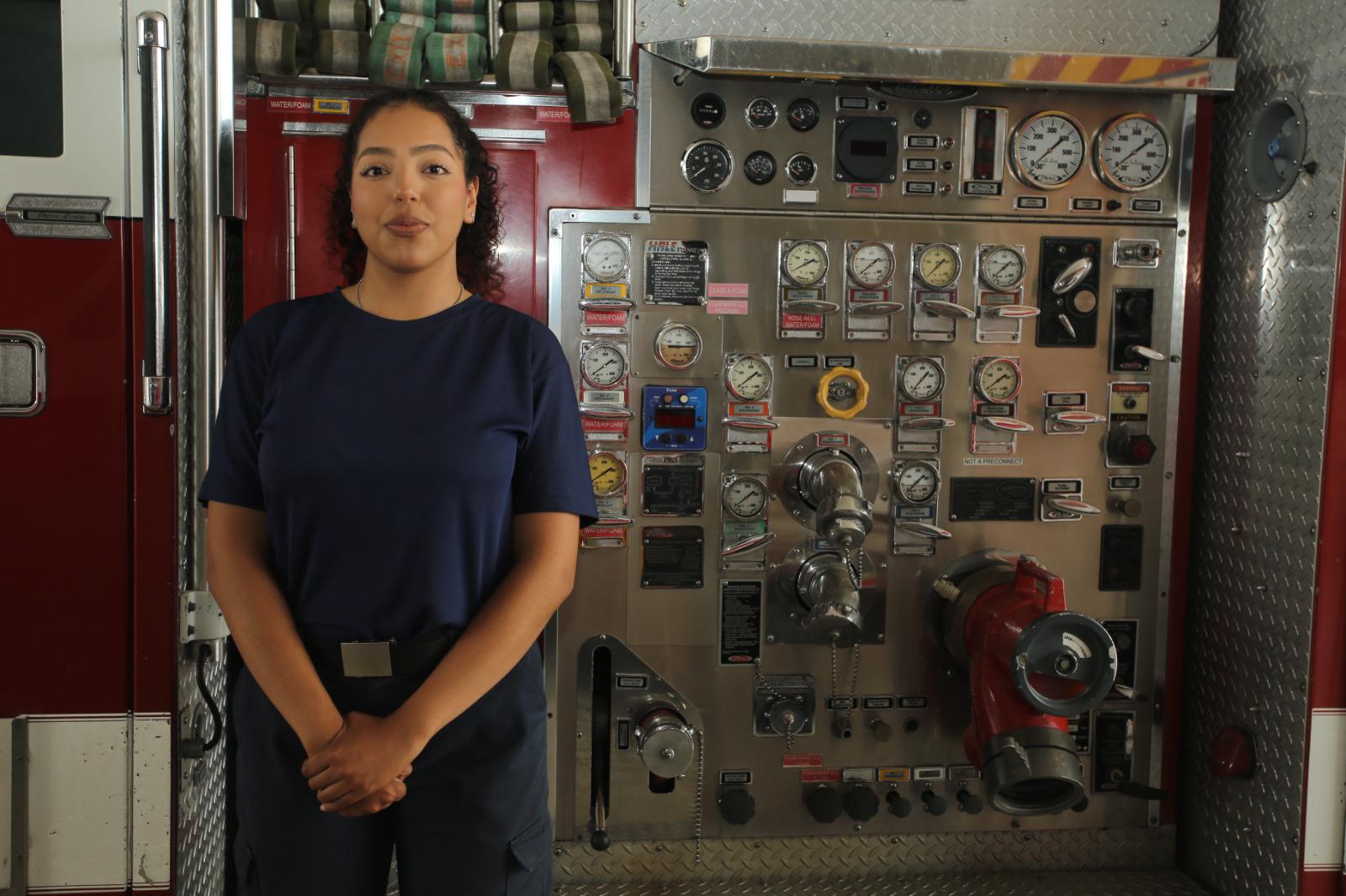 $!‘Vivir para servir’ es el lema de mi abuelo que me impulsó a querer ser bombero: Dulce Mercado