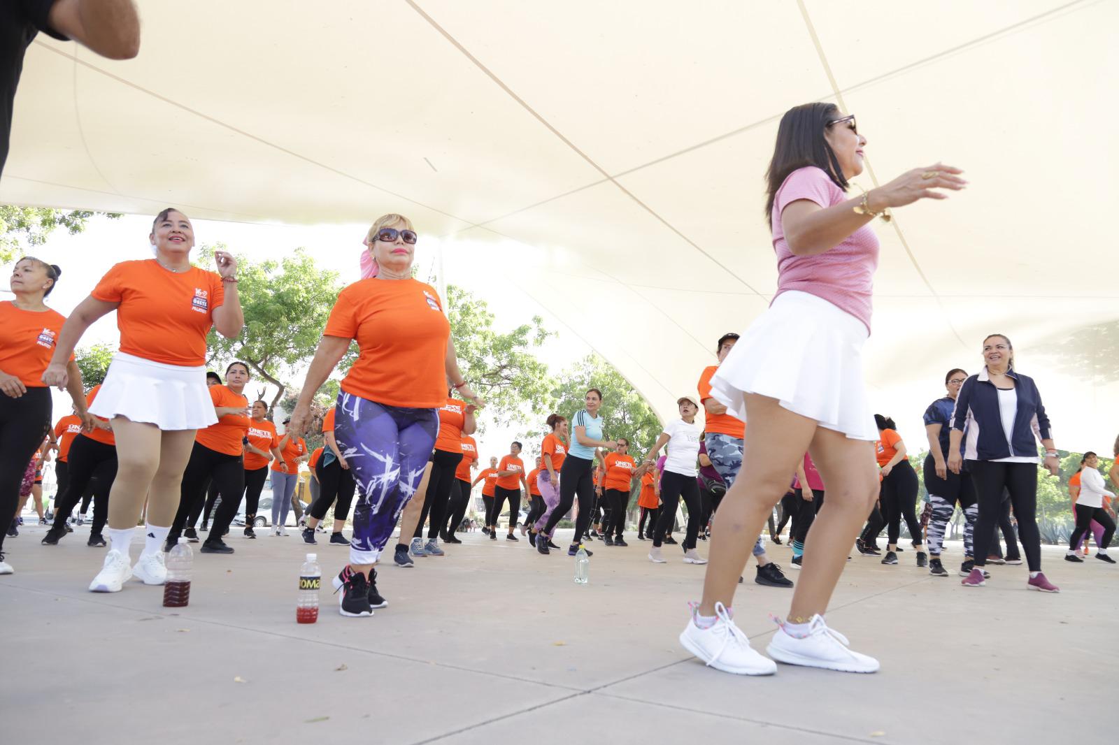 $!Conmemoran el Día Internacional contra la Violencia hacia las Mujeres con clase de zumba