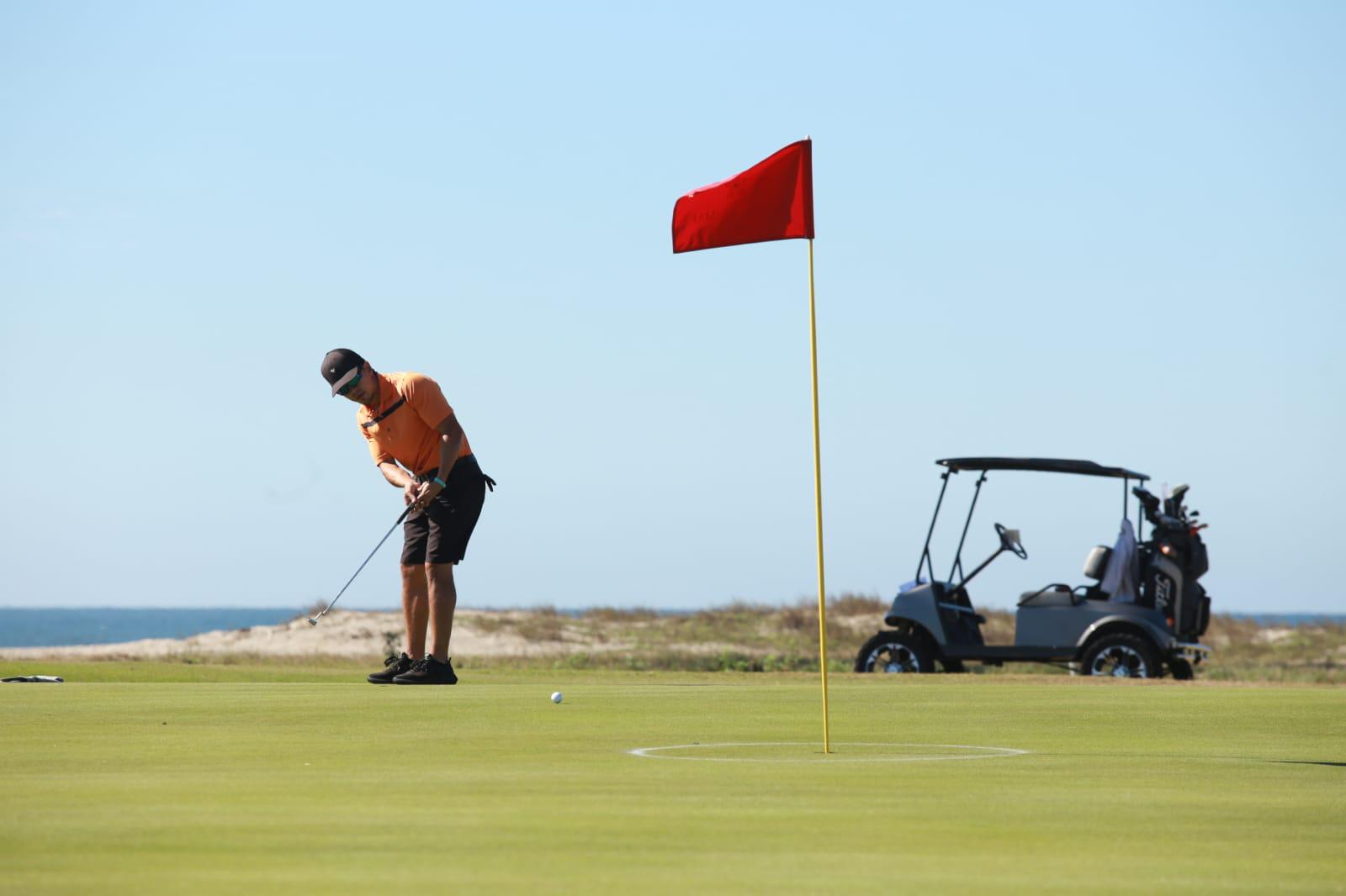 $!Bertín Ángeles es la figura del Torneo de Golf de Beneficencia de Estrella del Mar