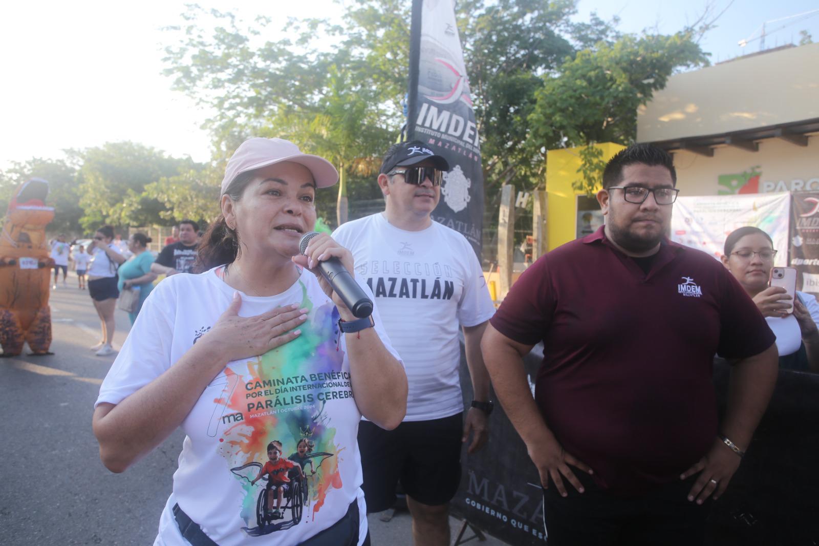 $!Se unen más de 600 a la Caminata por el Día Mundial de la Parálisis Cerebral, en Mazatlán