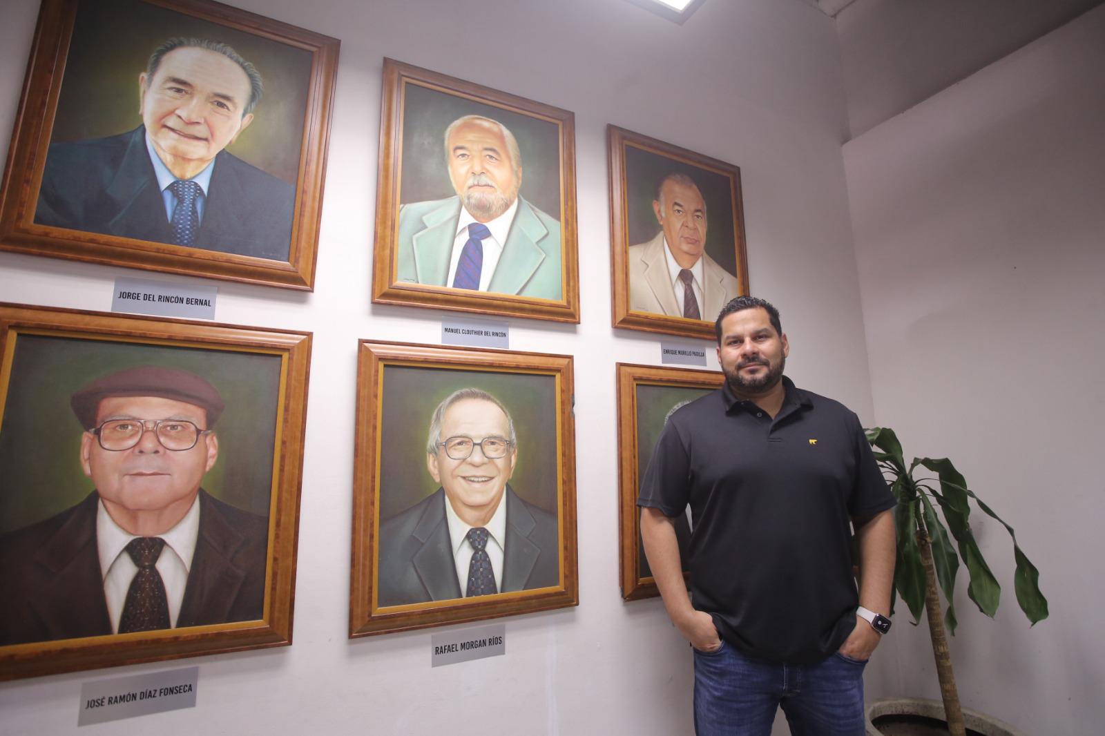 $!El tenor anunció que está preparando un concierto para presentar su álbum a los mazatlecos en casa.