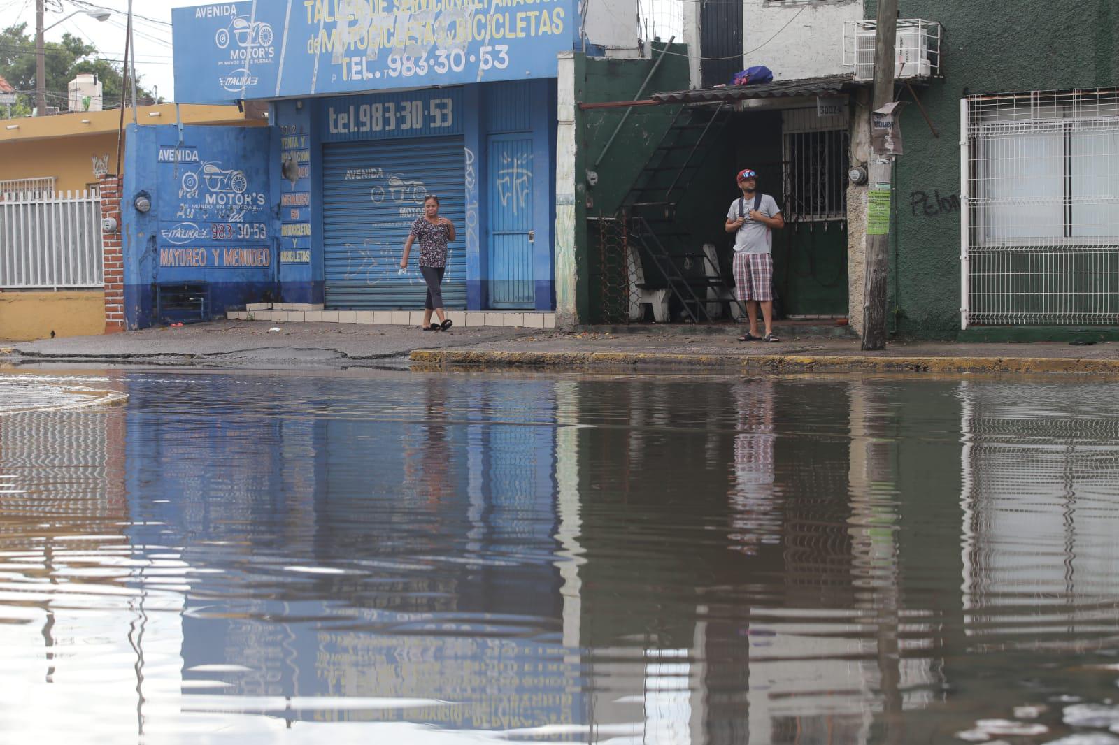 $!Lluvias deja de nuevo zonas encharcadas en diferentes partes de Mazatlán