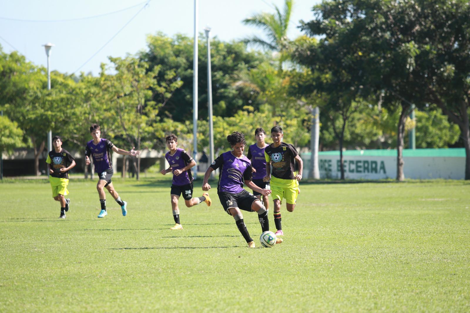 $!Mazatlán FC no suelta el liderato de la Regional Juvenil de Futbol