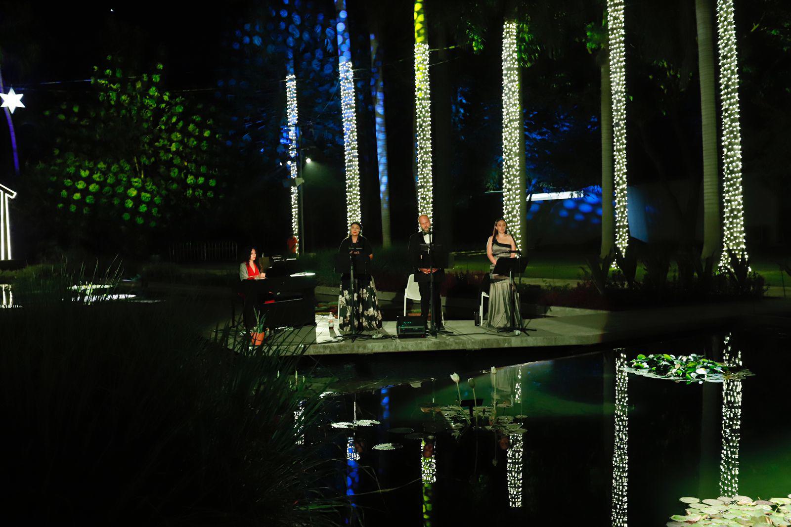 $!Se ilumina de Navidad el Jardín Botánico de Culiacán por sus 35 años