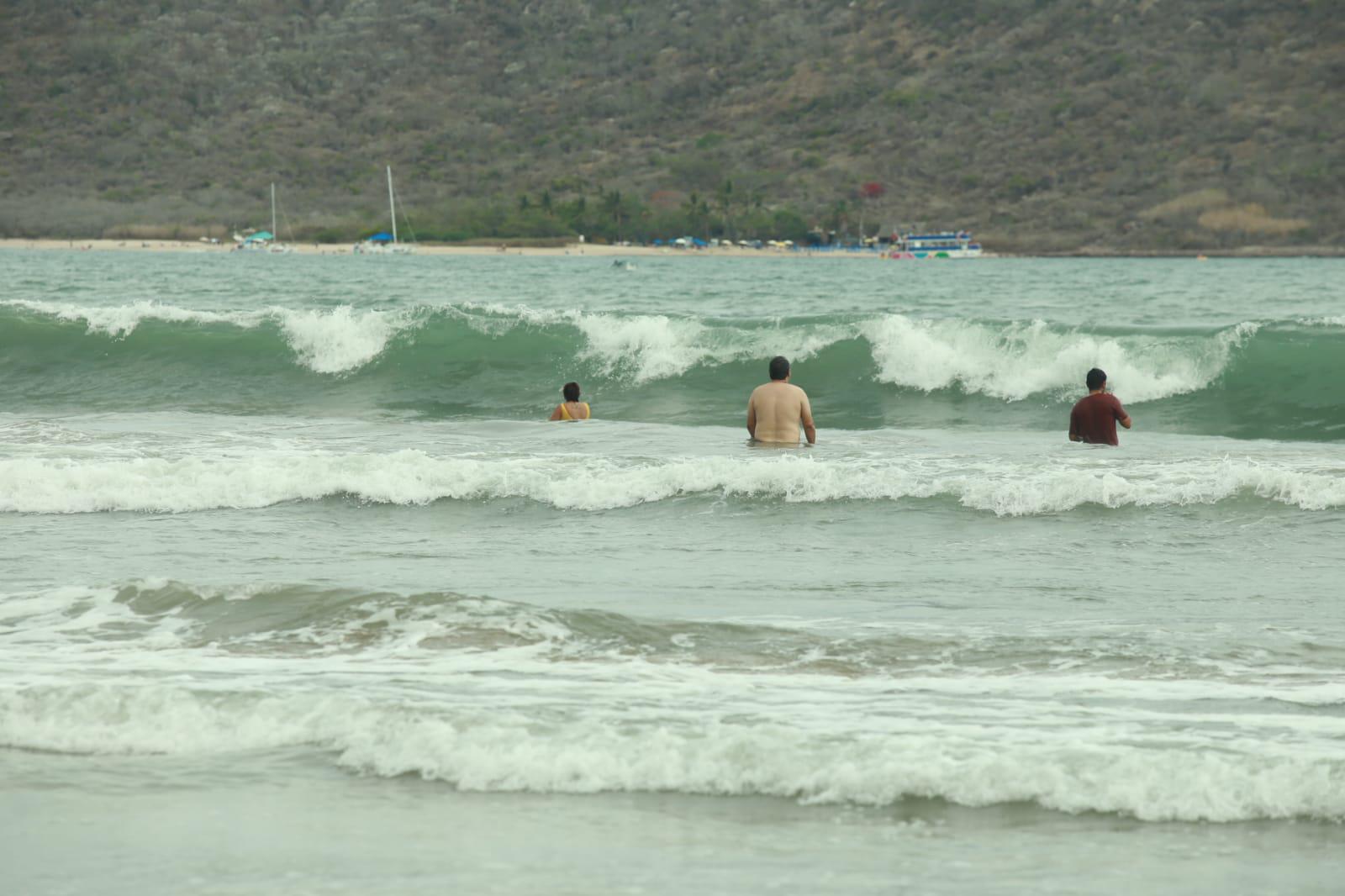 $!Caen intensas lluvias en Mazatlán y ponen en alerta a vecinos de zonas bajas