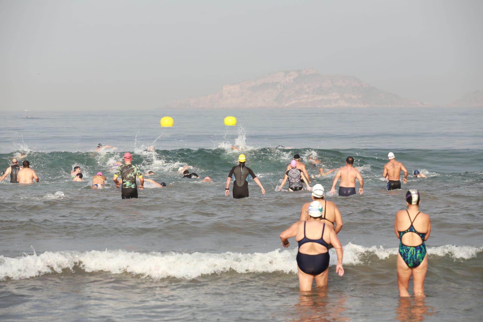 $!Dominan las olas Tirado y Cid, en Puntuable de Natación