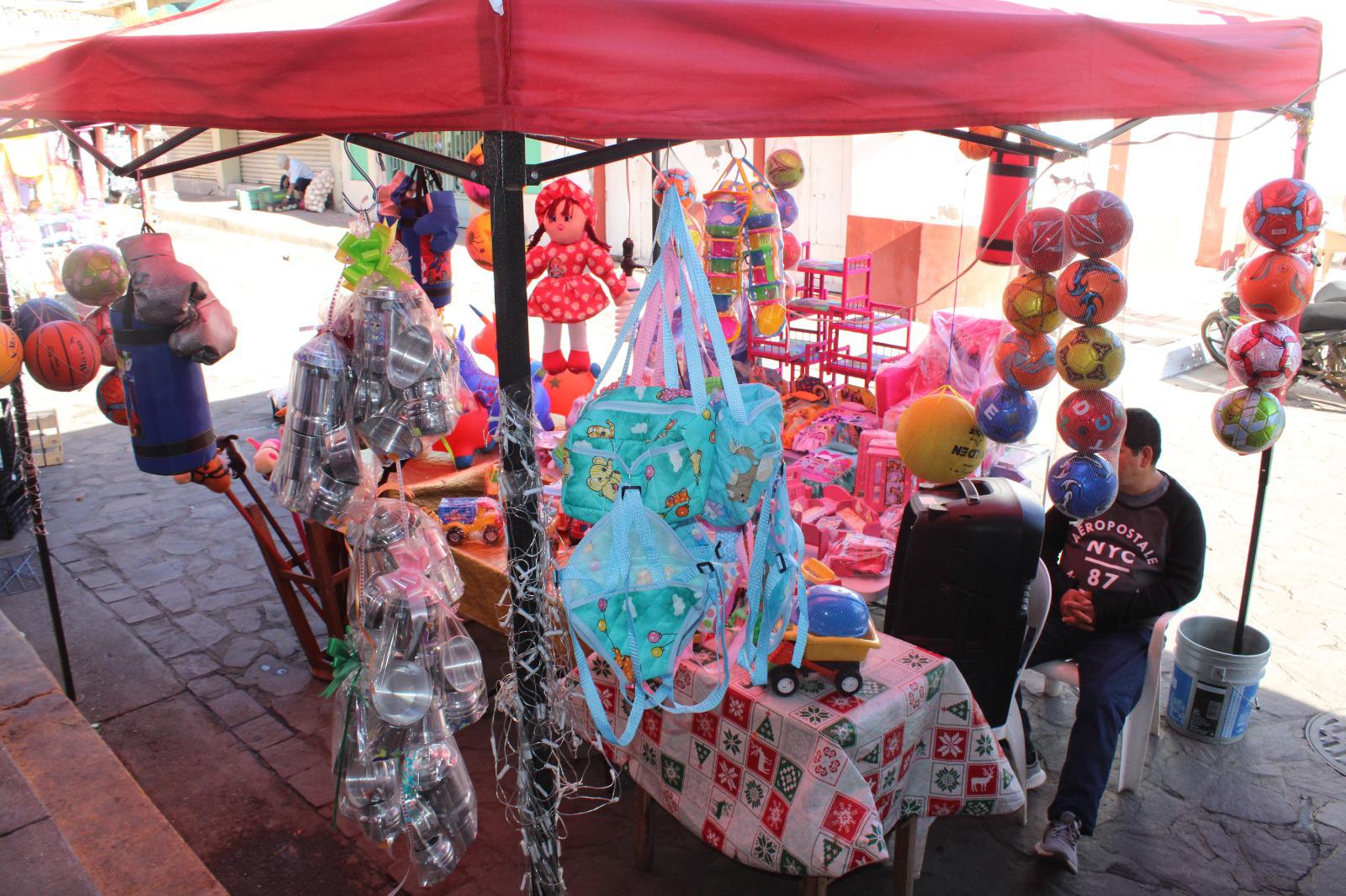 $!Realizan la tradicional Verbena Navideña en el mercado Miguel Hidalgo en Rosario