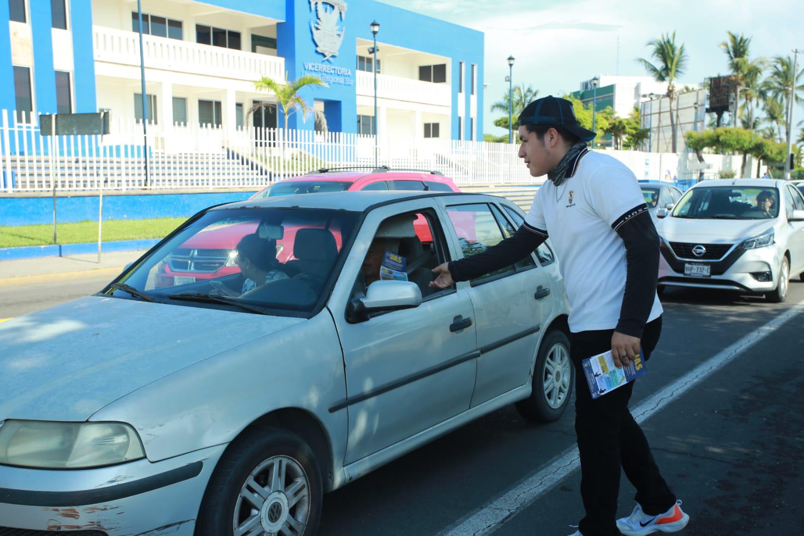 $!Se manifiestan también en Mazatlán en apoyo a la UAS