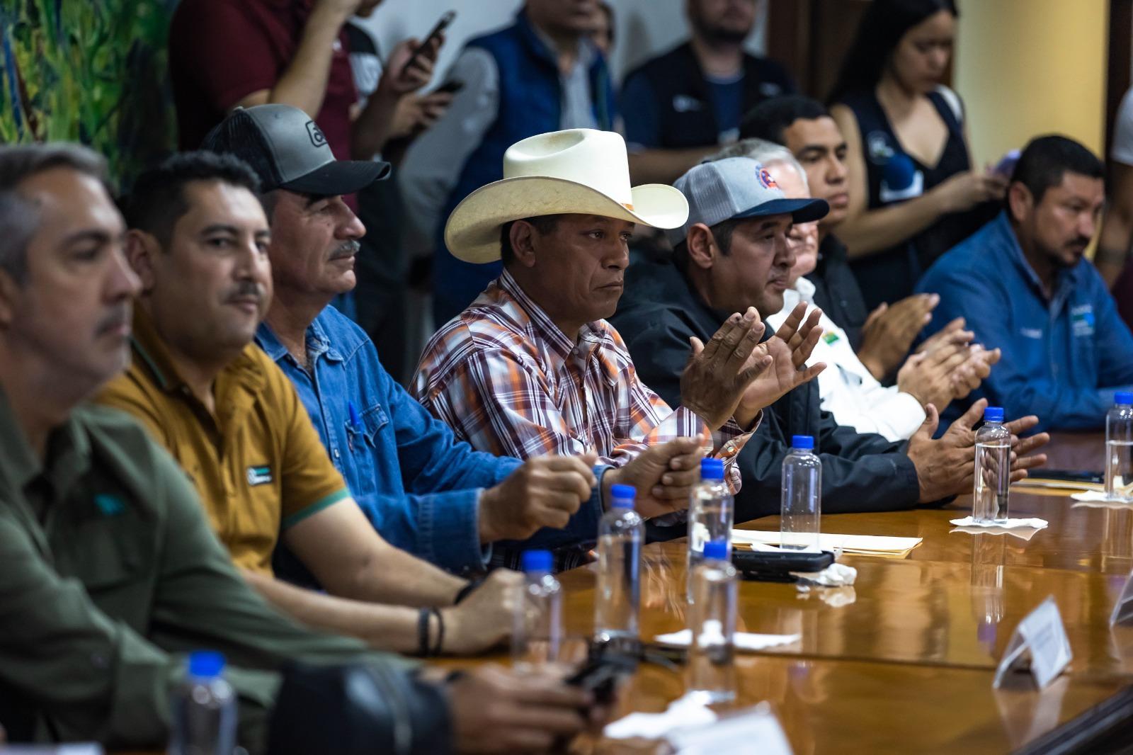 $!Firma Gobernador convenio con Conagua para tecnificación de distritos de riego 075 y 010