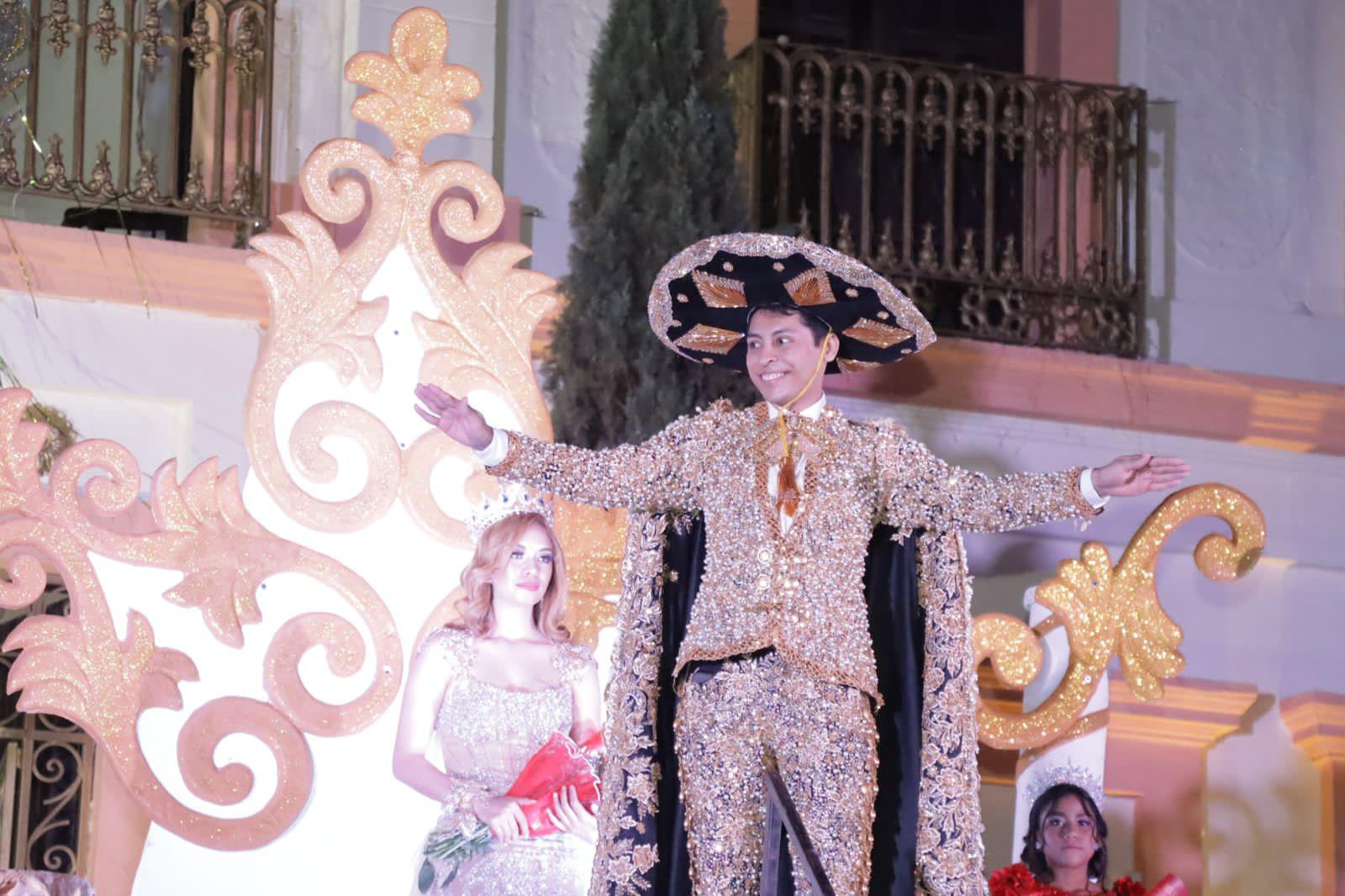 $!Coronan a realeza del Carnaval de El Rosario 2024