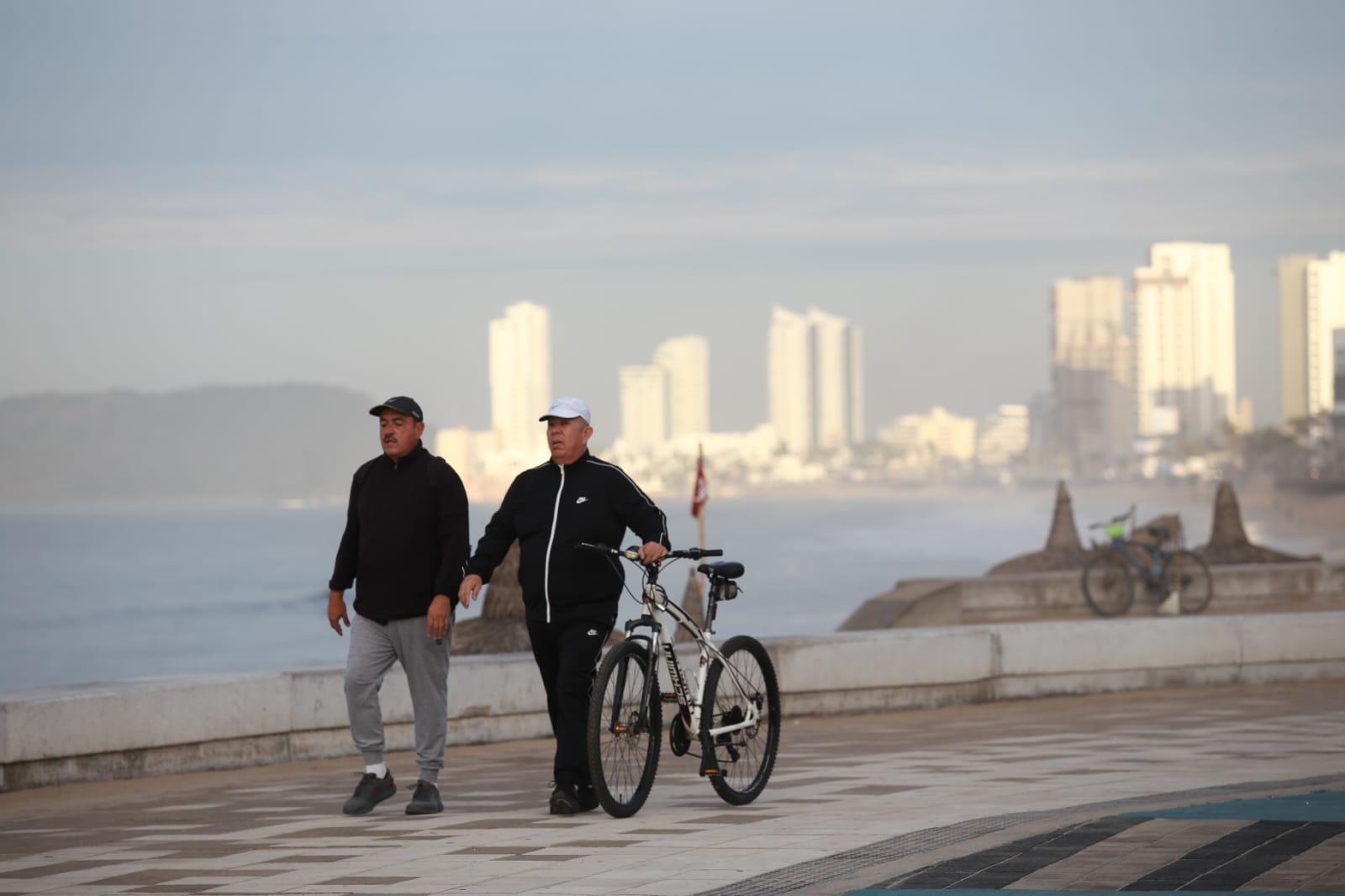 $!Amanece Mazatlán a 14 grados; se prevé un día fresco