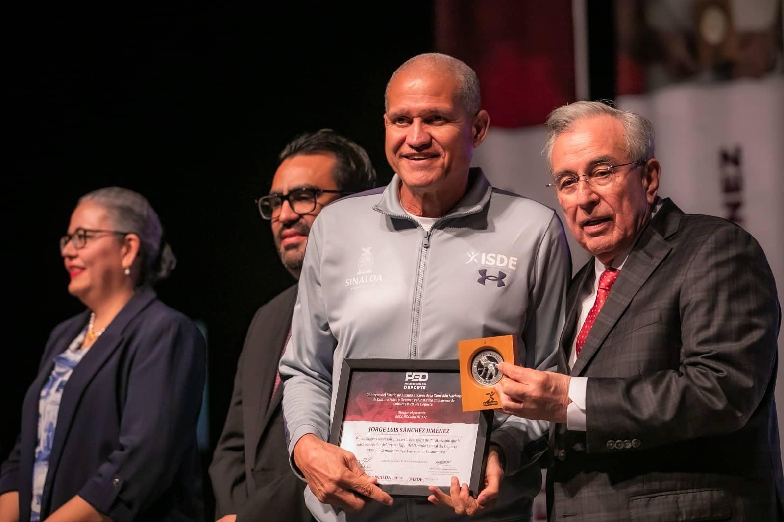 $!Luz Daniela Gaxiola y Juan Diego García ganan el Premio Municipal del Deporte de Culiacán