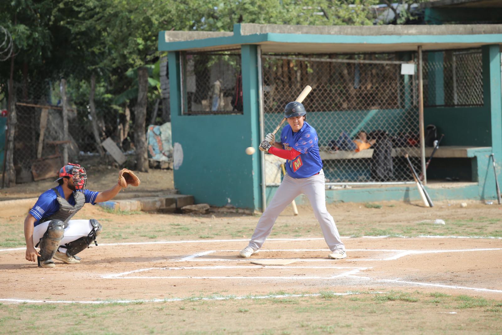 $!Hotel El Cid asume la cima de Liga Meseros al Bat