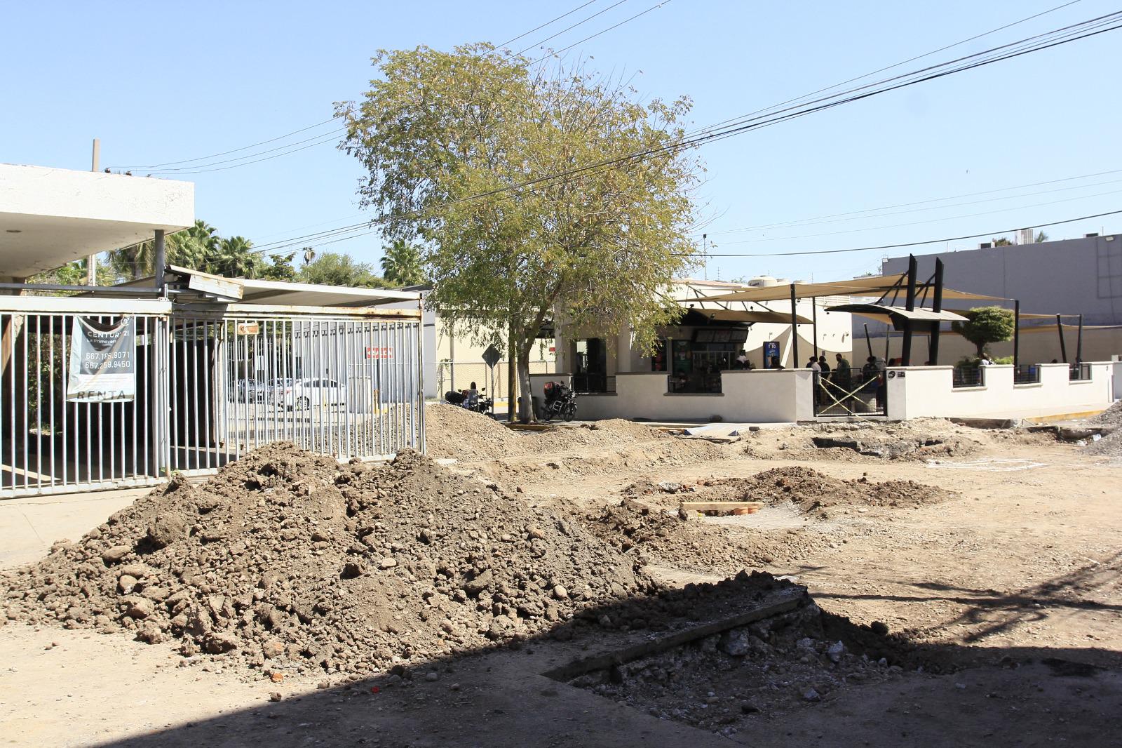 $!Aseguran comerciantes que ‘ni avisaron’ de obras en Centro de Culiacán