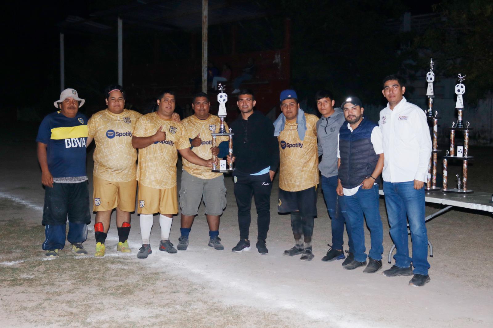 $!Gordi-Buenos es tricampeón del Futbol Pesos Pesados de Escuinapa