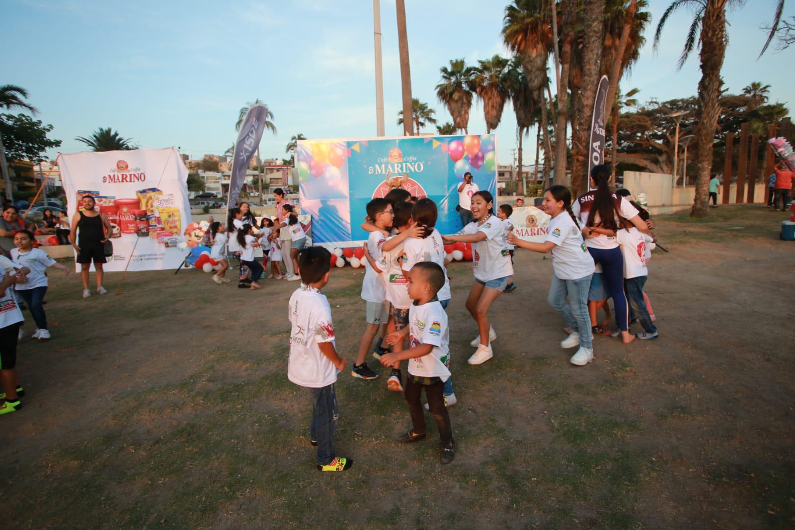 $!Festejan a niños en Festival de Yoga, en Ciudades Hermanas