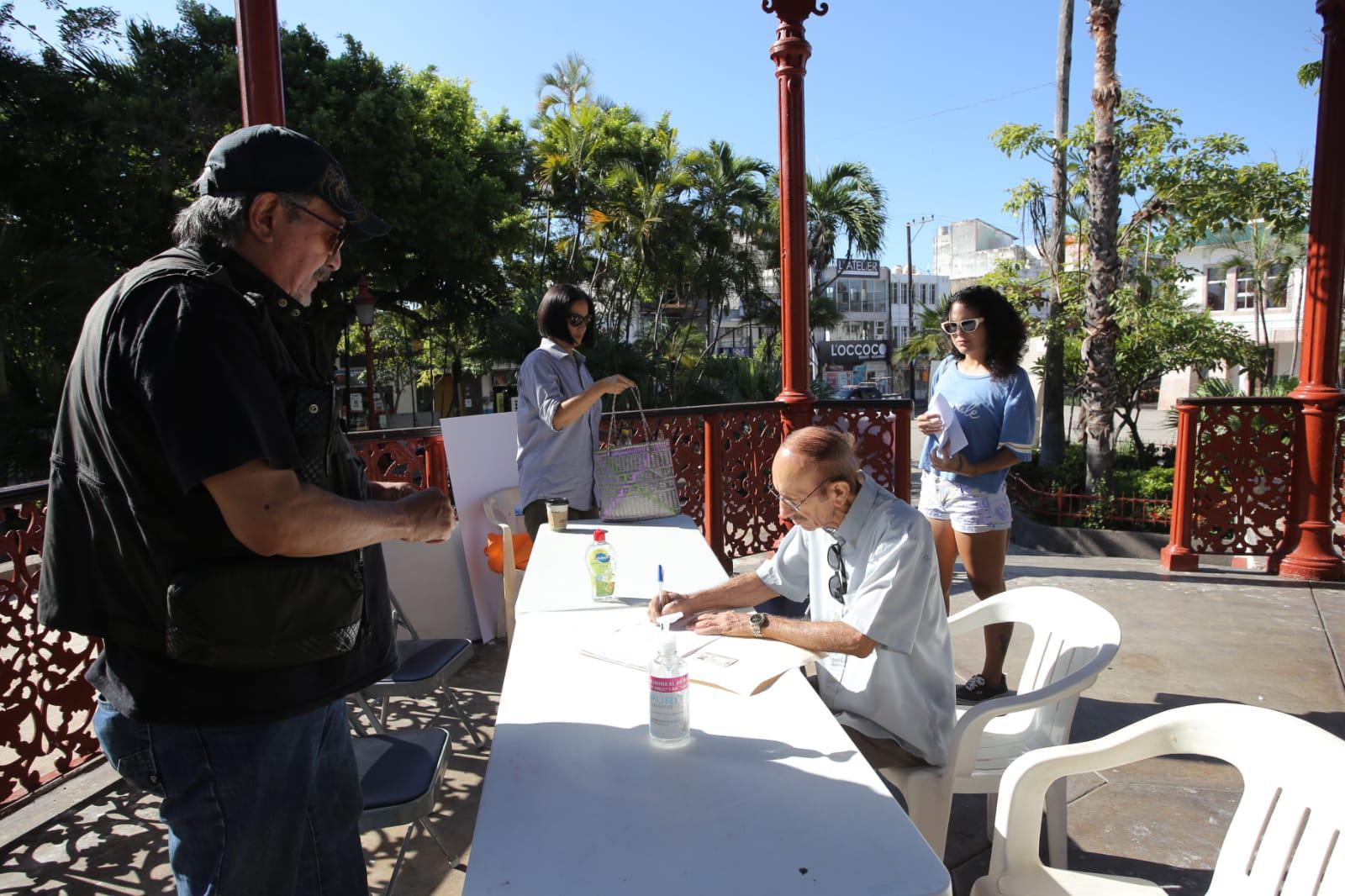 $!Instalan en Mazatlán puntos para recolectar firmas de apoyo para juicio contra ‘El Químico’ Benítez