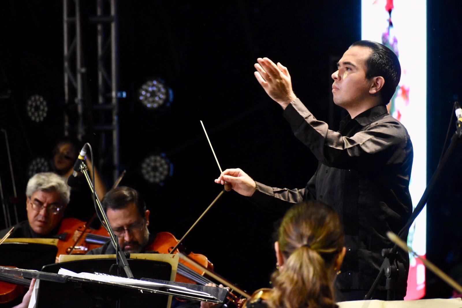 $!El maestro Jacob Tapia pone en marcha el Festival Mi Ciudad, que celebrar los 120 años de fundación de Los Mochis.