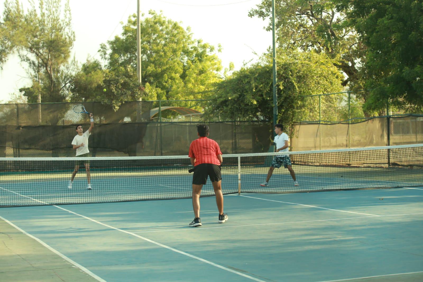 $!Inicia Torneo de Tenis Día del Padre en Club Muralla