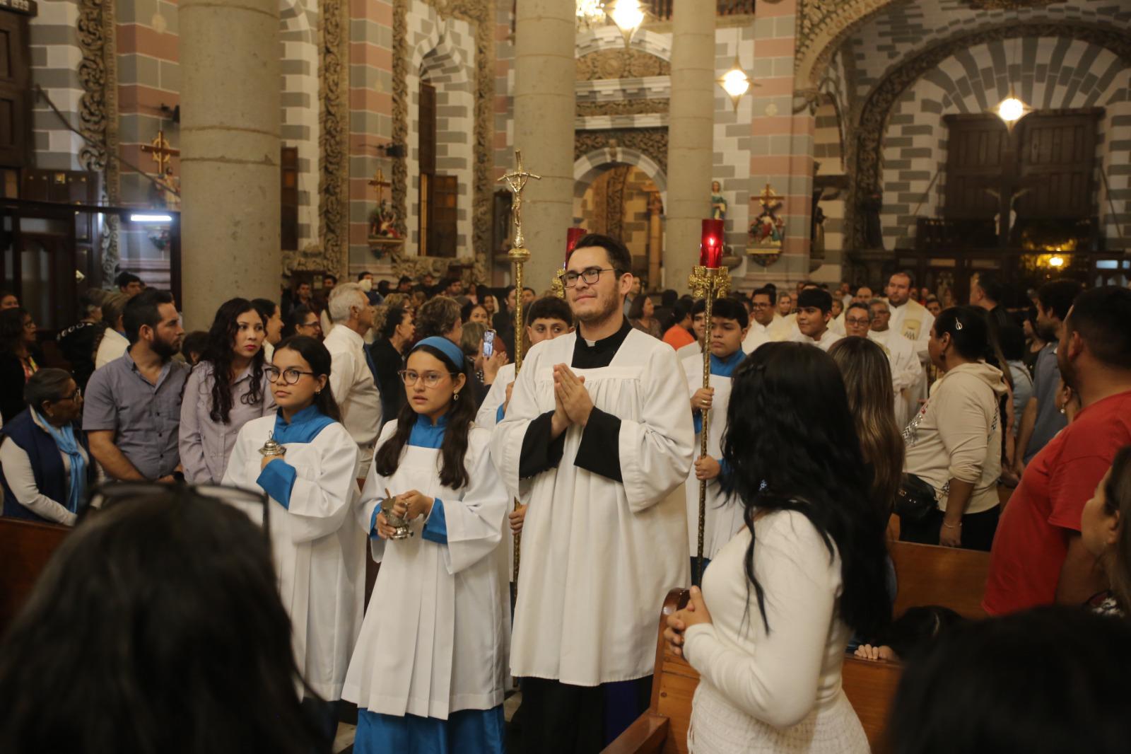 $!Canta ‘El Yaki’ Las Mañanitas a la Inmaculada Concepción