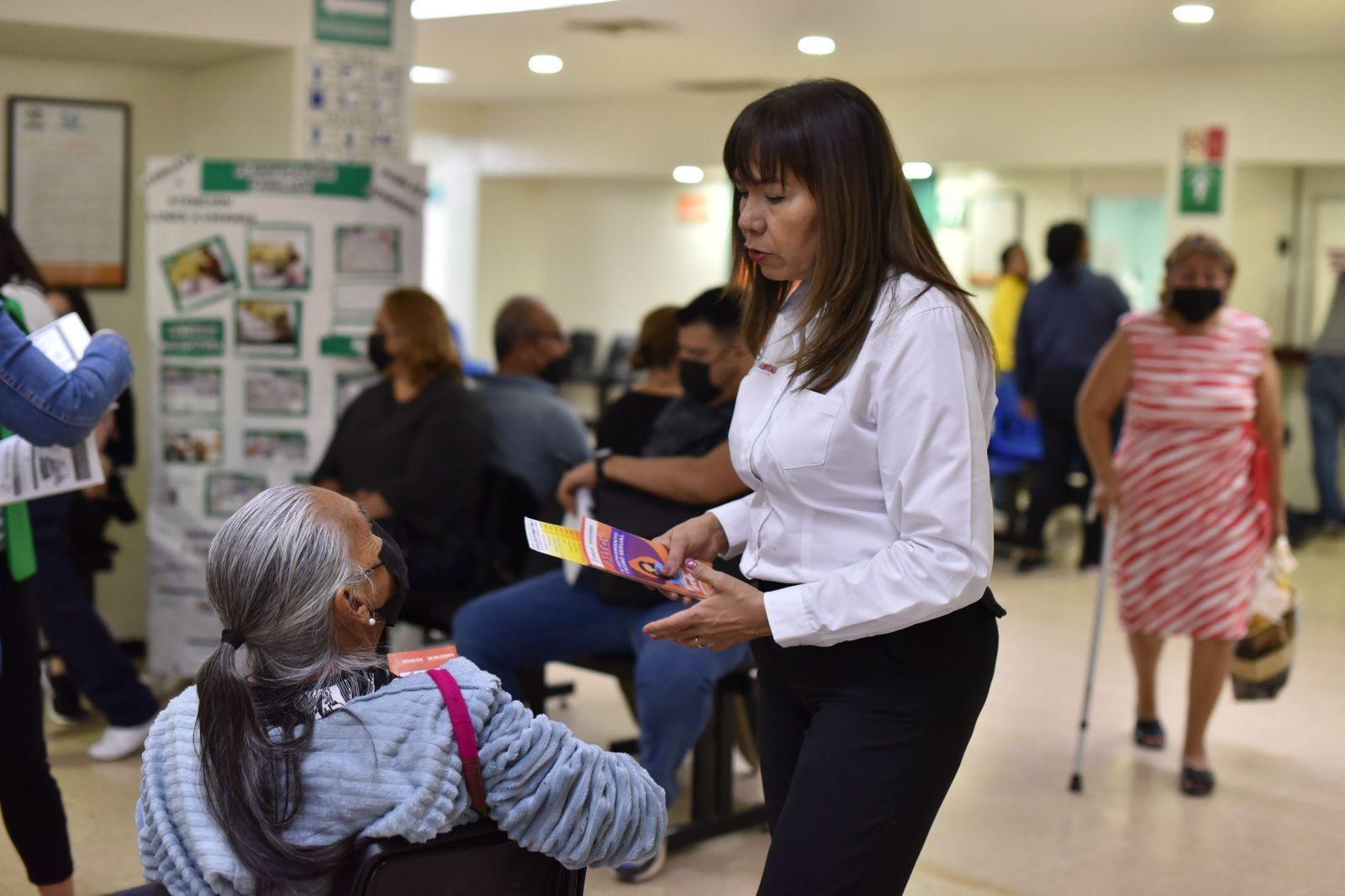 $!Secretaría de las Mujeres se acerca a usuarias del IMSS y difunde sus servicios