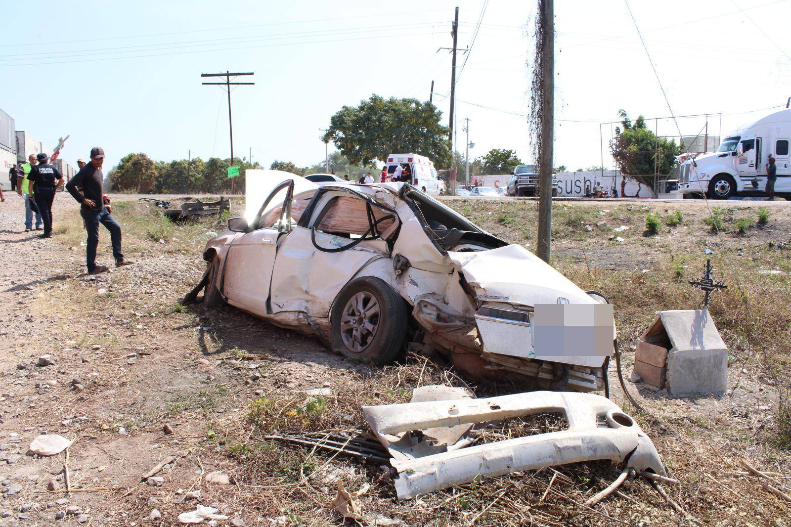 $!Se lleva tren auto en Escuinapa; se registra un herido