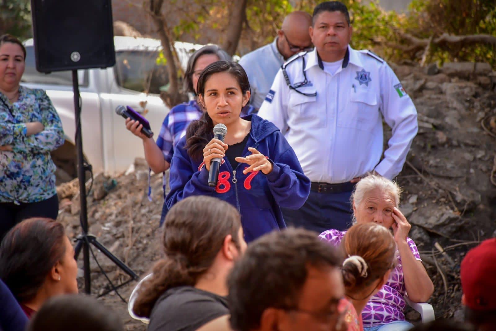 $!Denuncian vecinos de la Lucio Valverde abandono del Gobierno de Mazatlán