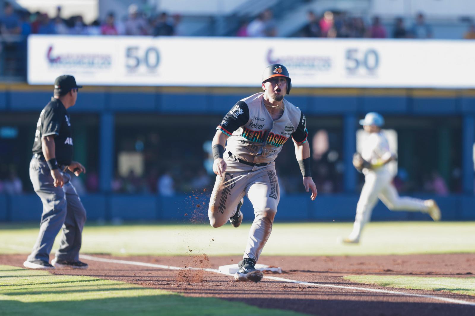 $!En extrainnings, Naranjeros se queda con la serie en Mexicali