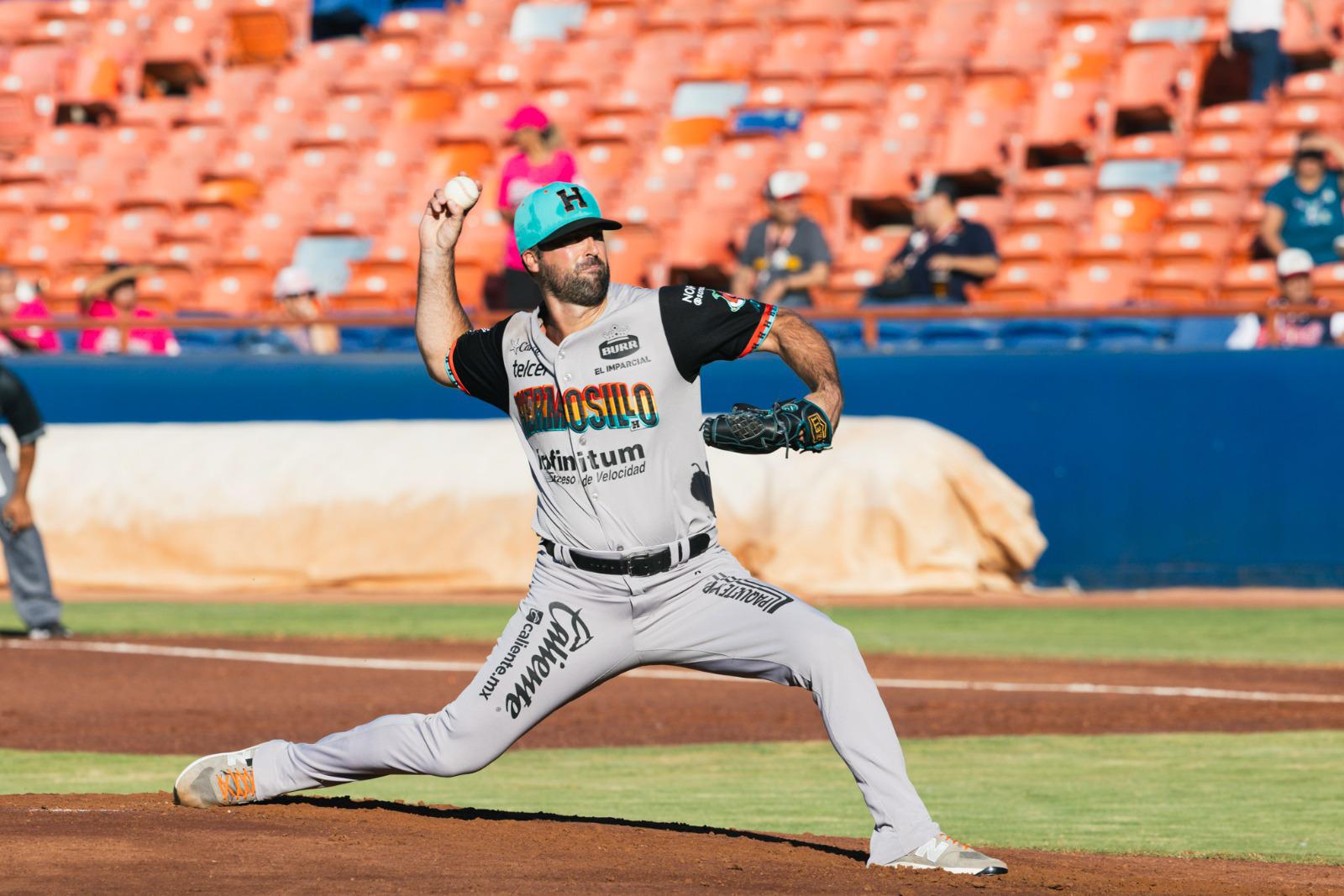 $!En extrainnings, Naranjeros se queda con la serie en Mexicali