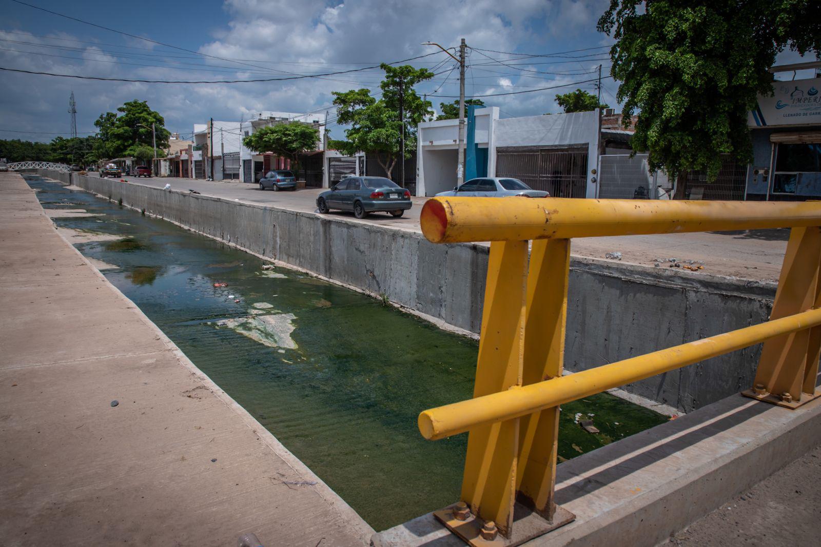 $!Ordena Alcalde de Culiacán instalación de barandal en canal de Chulavista