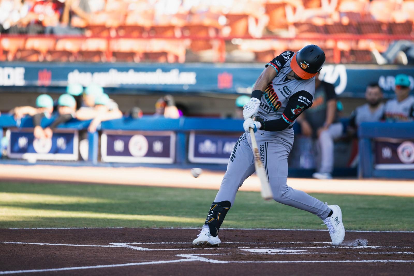 $!En extrainnings, Naranjeros se queda con la serie en Mexicali