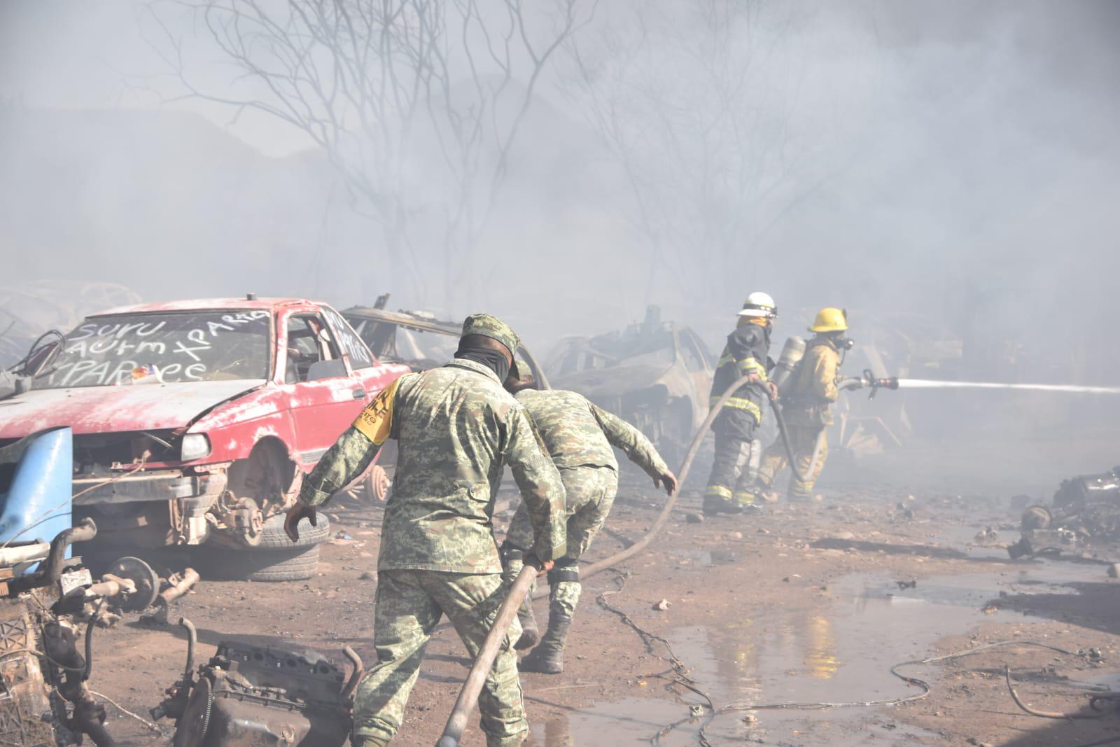 $!Evacuan a 140 personas por incendio al sur de Culiacán