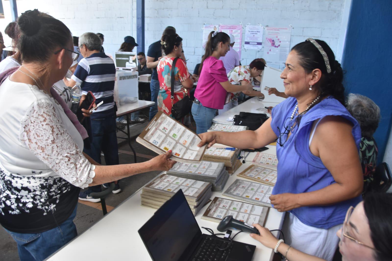 $!Reportan participación activa y fluida en casillas especiales de Los Mochis