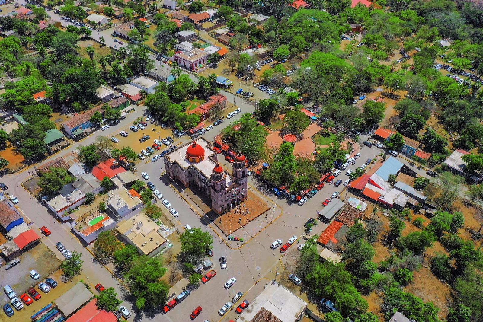 $!Familias de Culiacán disfrutan balnearios y parques en la ciudad