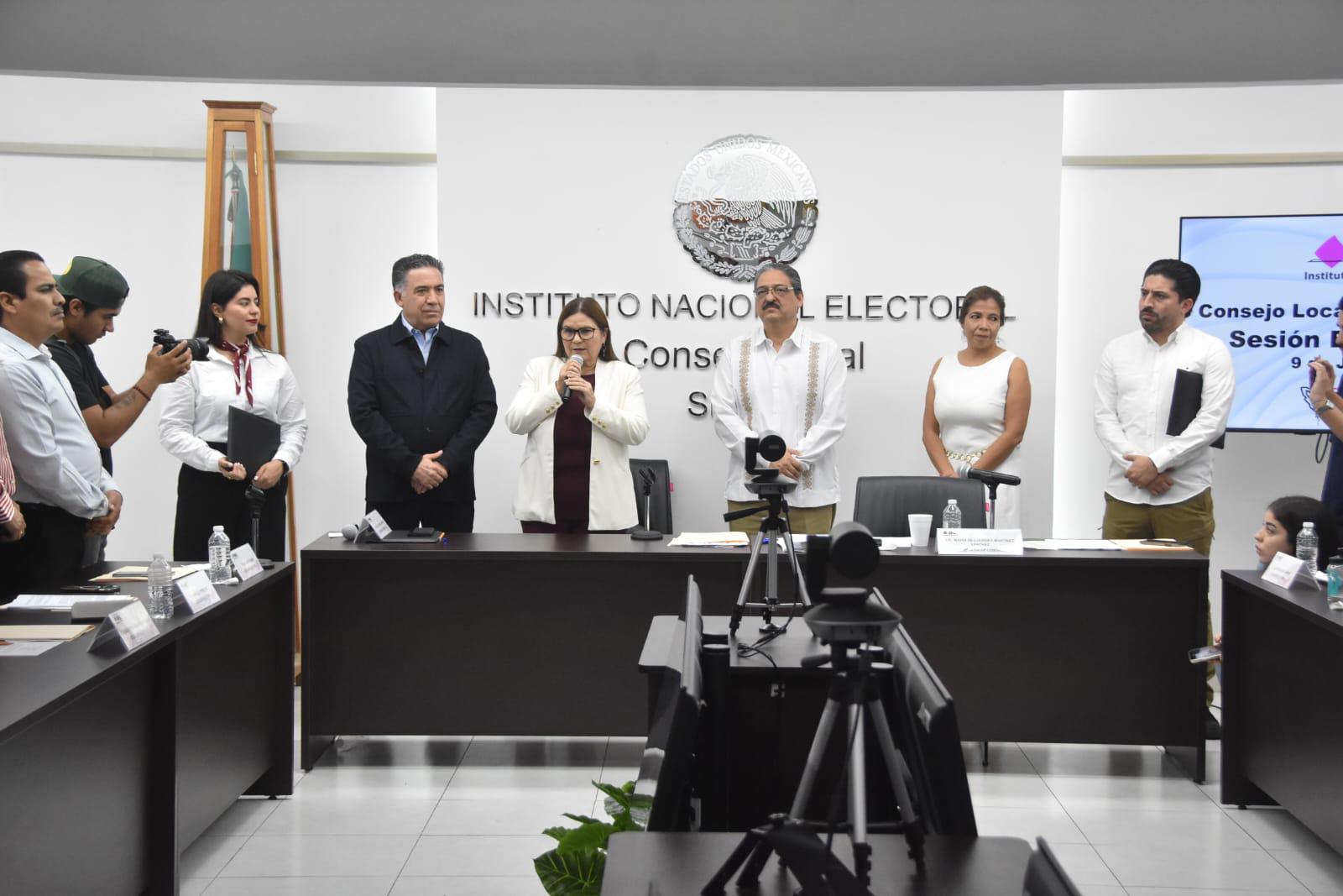 $!Imelda Castro y Enrique Inzunza reciben constancia de mayoría como senadores electos por Sinaloa