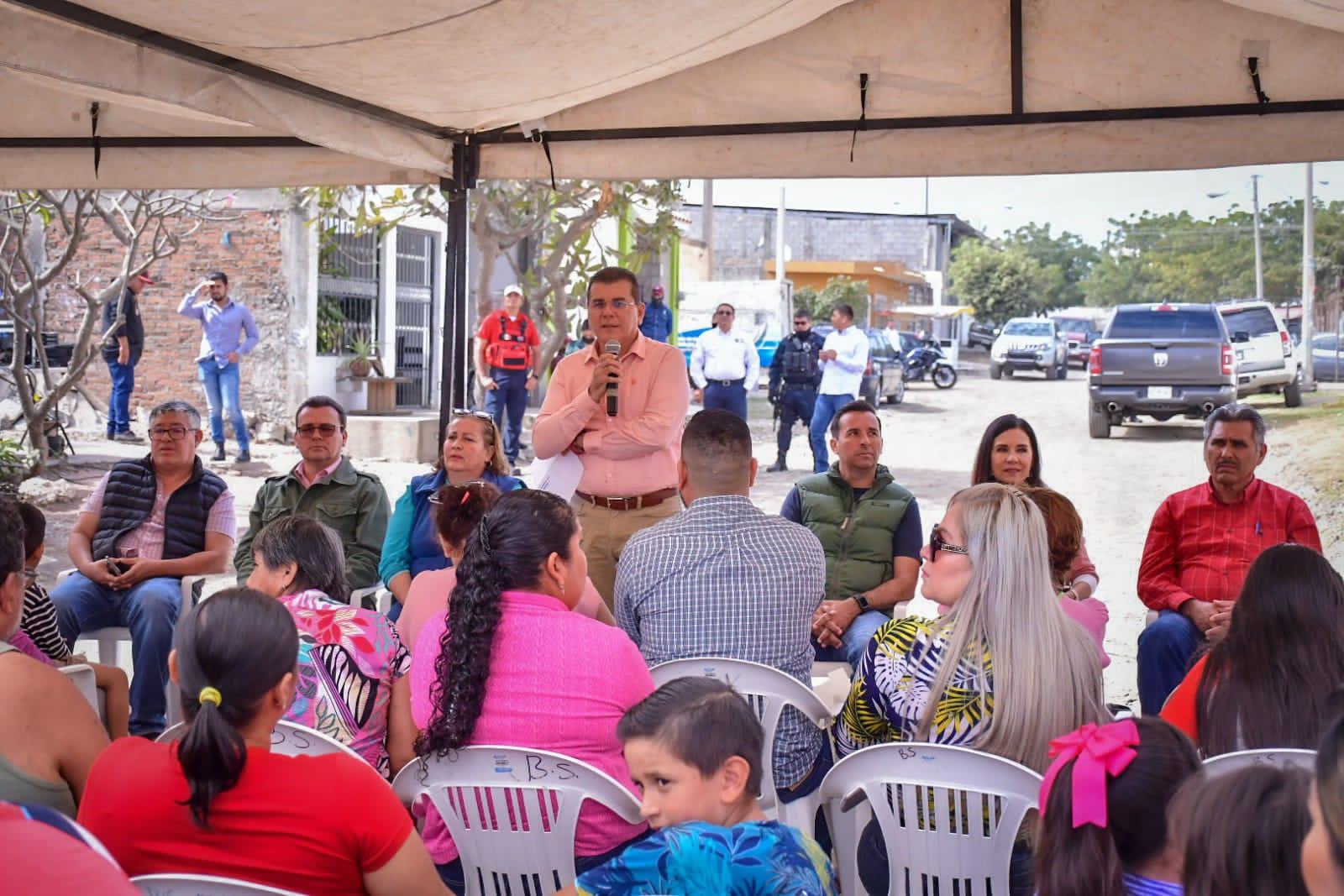 $!Denuncian vecinos de la Lucio Valverde abandono del Gobierno de Mazatlán