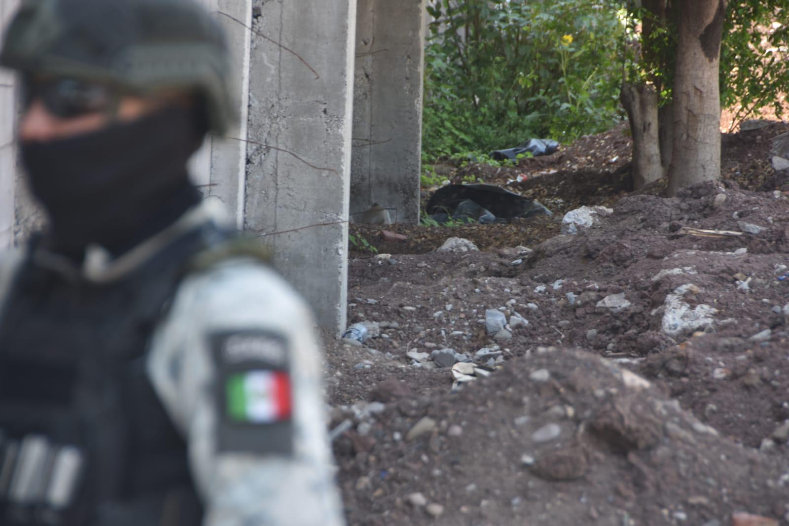 $!Suman 9 horas de operativo en Sánchez Celis, Eldorado; hay niños desaparecidos y personas sin vida