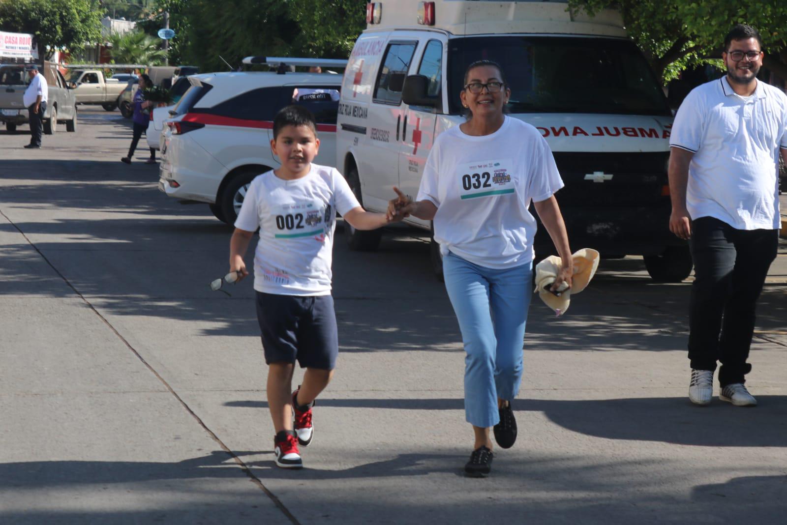 $!Escuinapenses participan en la segunda Gran Carrera por los Derechos de Niñas, Niños y Adolescentes