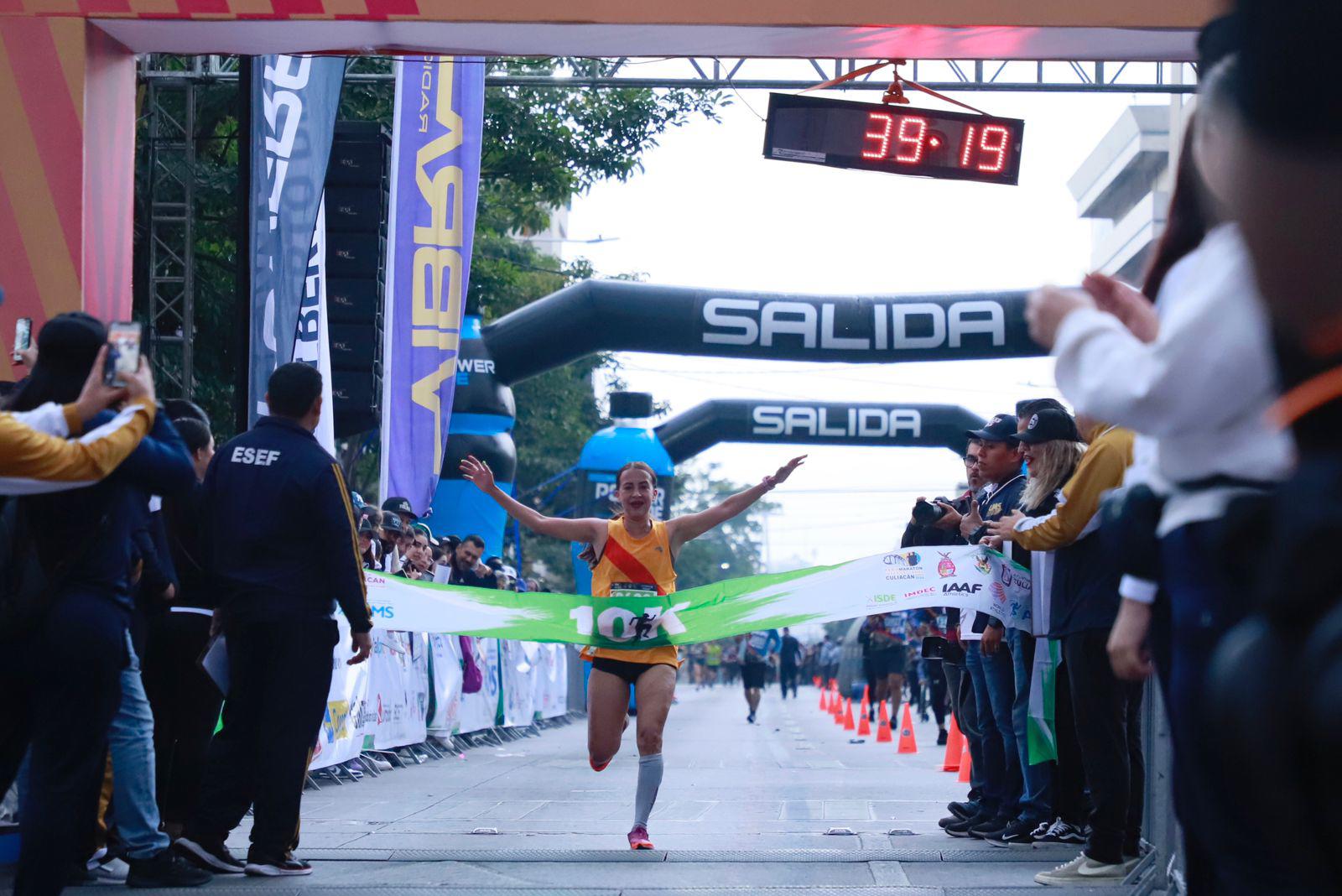 $!Mazatleca Norma Labrador conquista los 5K del Maratón de Culiacán