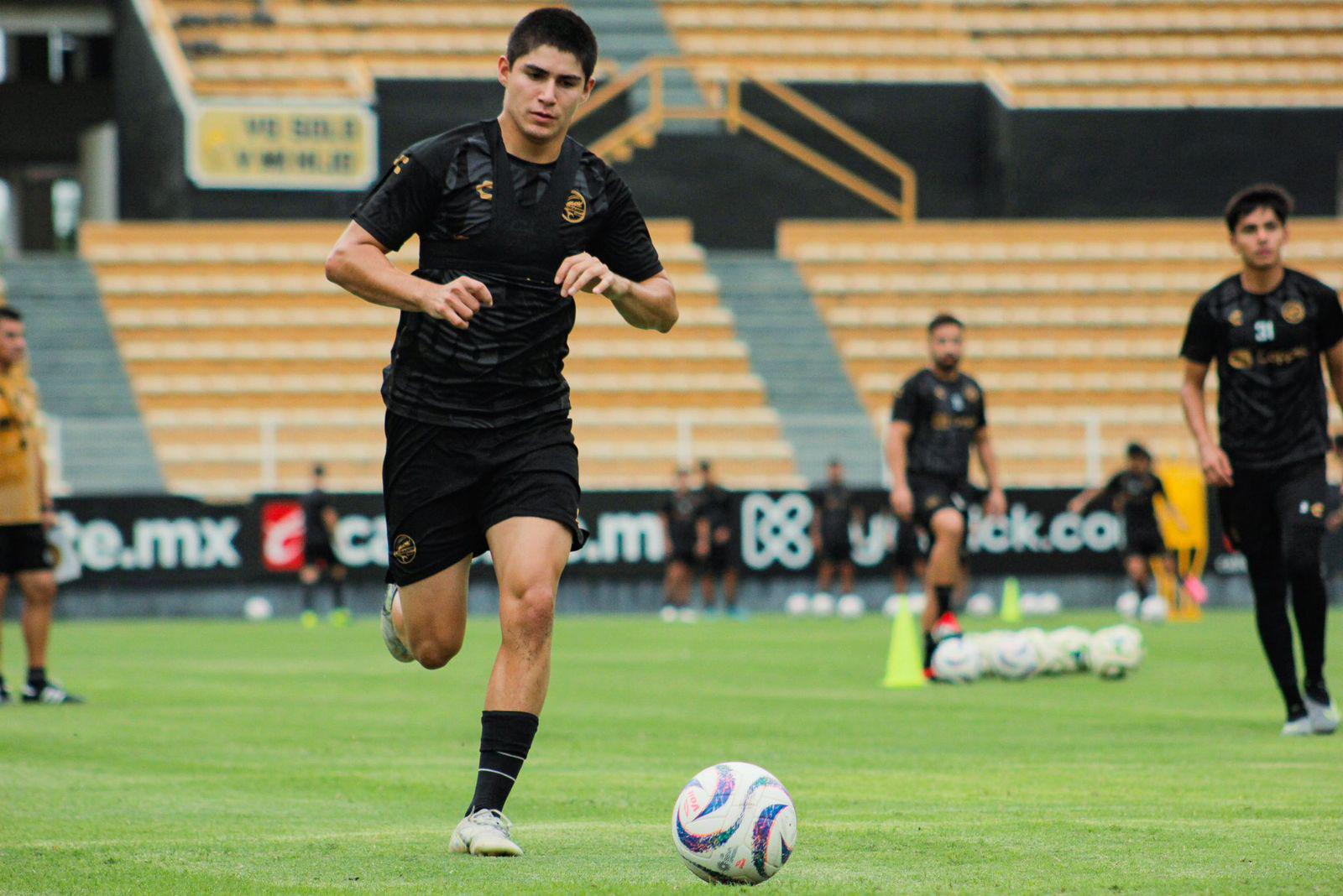 $!Dorados sale por su tercer triunfo al hilo