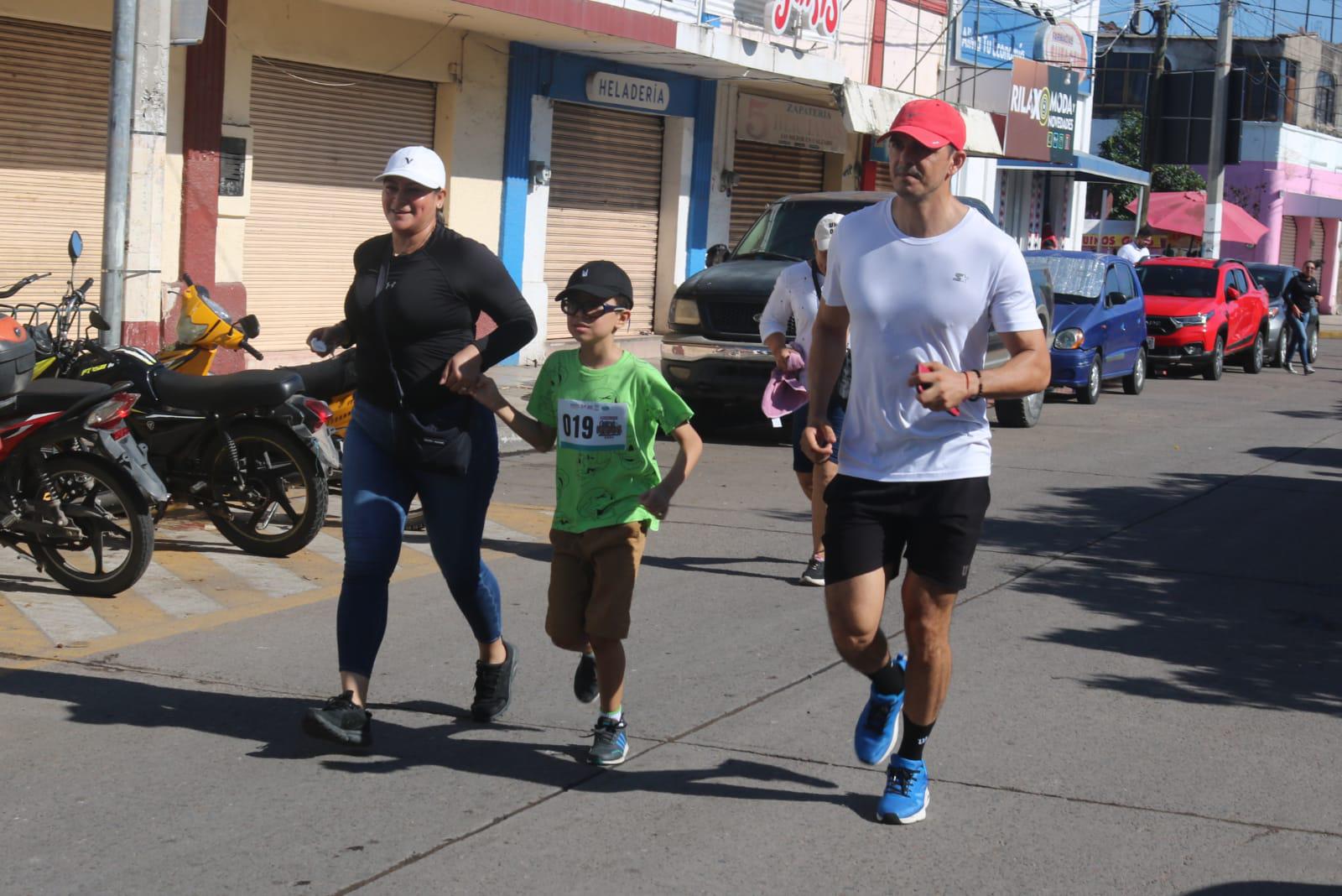 $!Escuinapenses participan en la segunda Gran Carrera por los Derechos de Niñas, Niños y Adolescentes