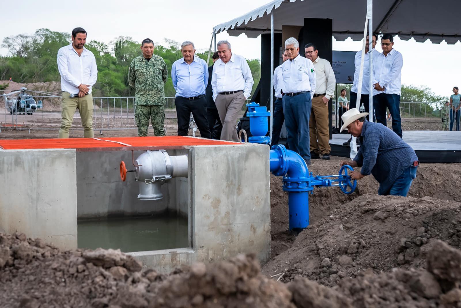 $!Rocha Moya le plantea a AMLO cuatro proyectos estratégicos para Sinaloa