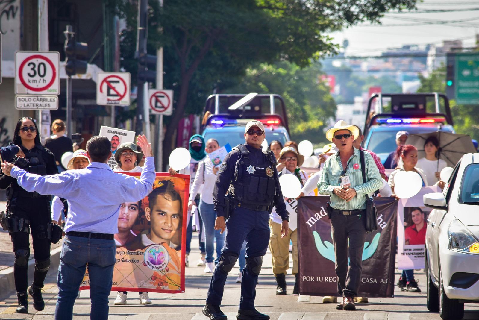 $!Buscadoras se manifiestan en Culiacán; exigen atención a cinco semanas de crisis de seguridad