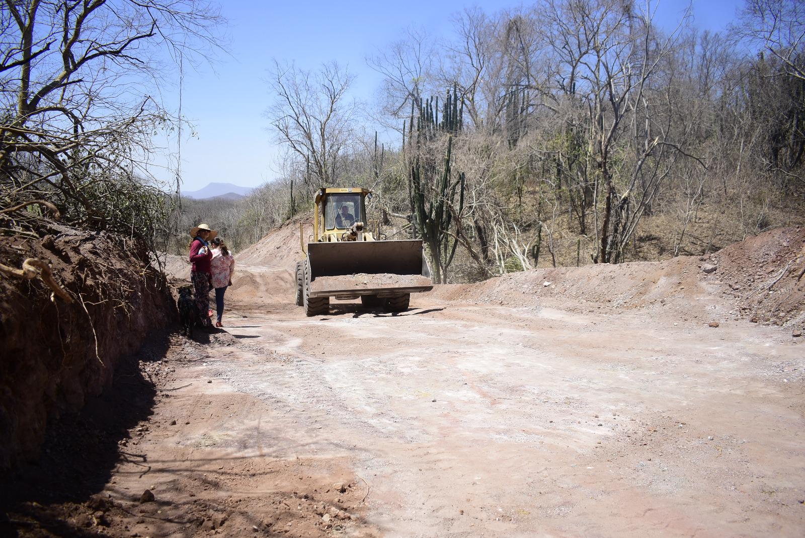 $!Denuncian devastación de flora y dos arroyos en Palos Blancos, en Culiacán