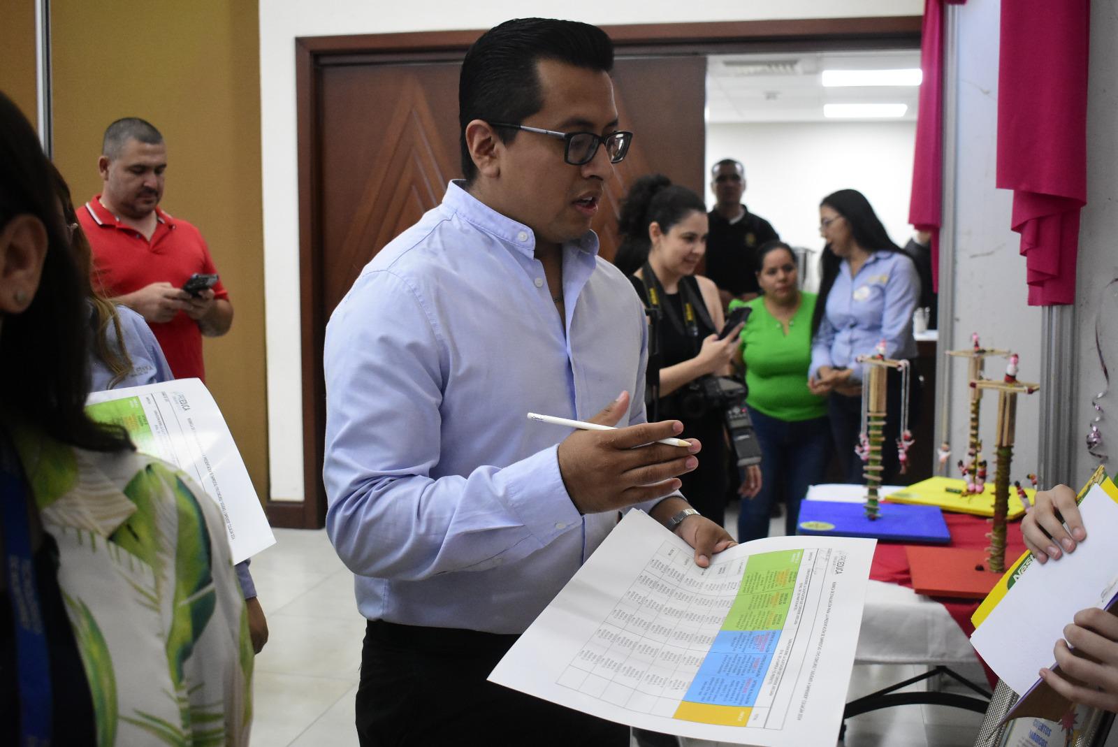 $!Estudiantes de primaria en Culiacán se visten de emprendedores