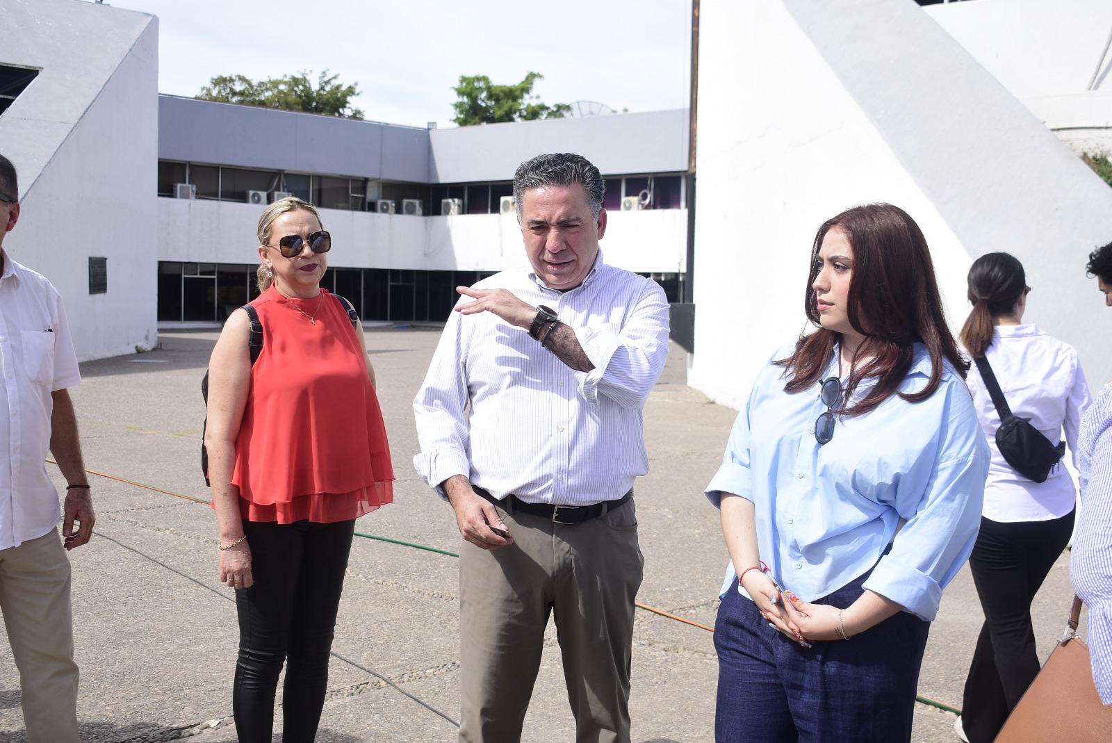 $!Pío Esquer y Enrique Inzunza emiten su voto este 2 de junio, en Culiacán