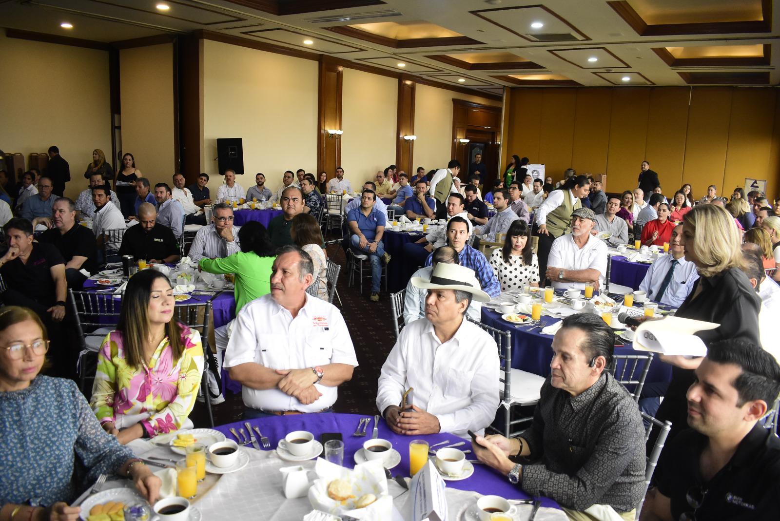 $!Es común hablar de la oportunidad, pero es diferente a la fertilidad de los negocios: Manuel Clouthier