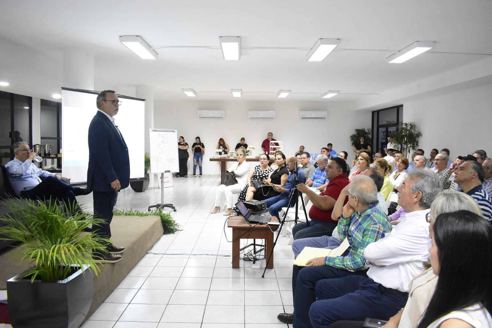 $!Gobiernos y entornos adversos invitan a reinventar las empresas: Dumois