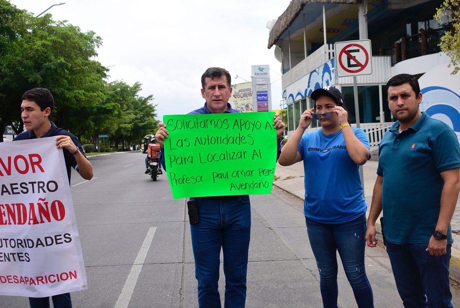 $!El profe Paul atendía una llamada en la cochera cuando unos hombres lo raptaron; hoy claman por su regreso